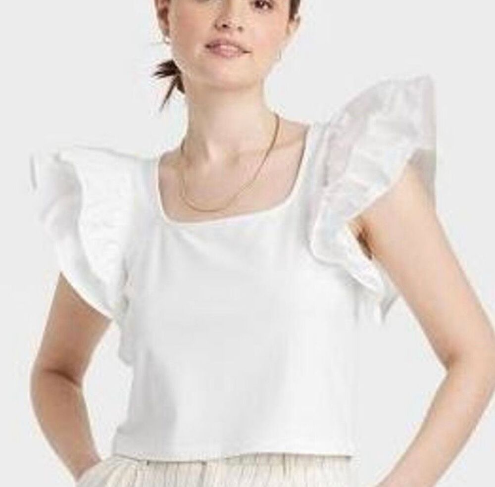 A New Day white ruffled cropped top size sml